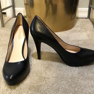 Nine West Black Heels Size 7.5